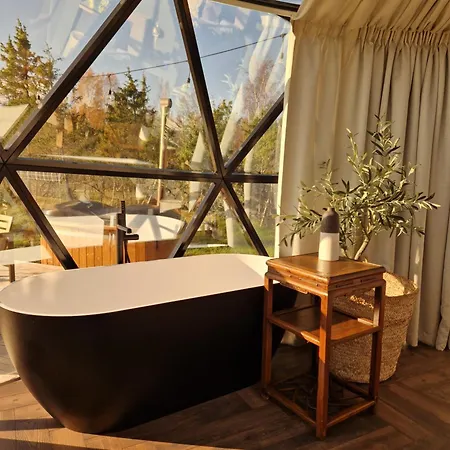 פארק נופש Kuul - Luxury Glass Domes
